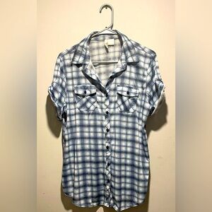 Casual and Soft Blue & White Plaid Button Down Top , Never Worn, Size XL $7